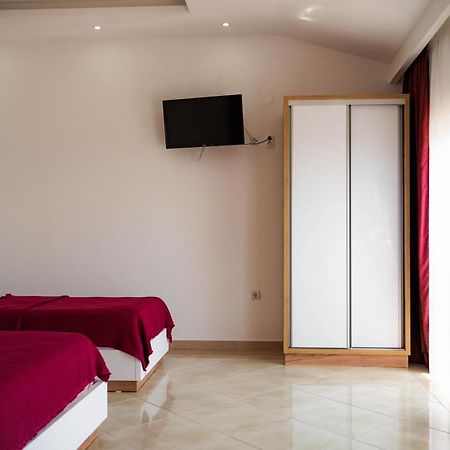 Apartments Villa Egzon อุลซิน ภายนอก รูปภาพ