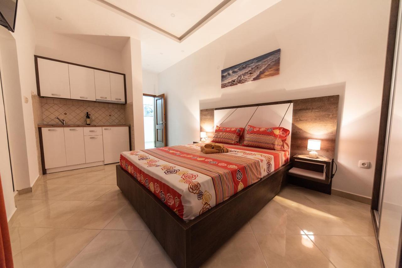 Apartments Villa Egzon อุลซิน ภายนอก รูปภาพ