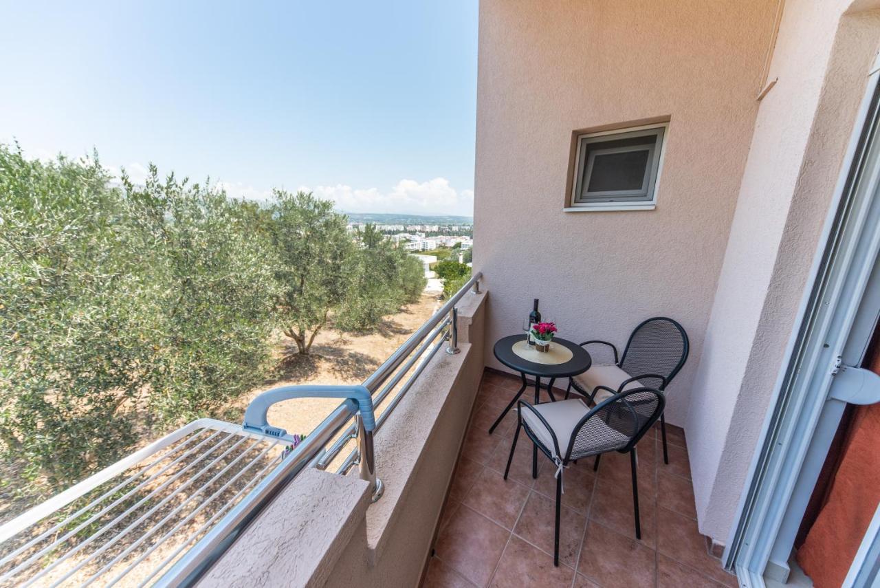 Apartments Villa Egzon อุลซิน ภายนอก รูปภาพ