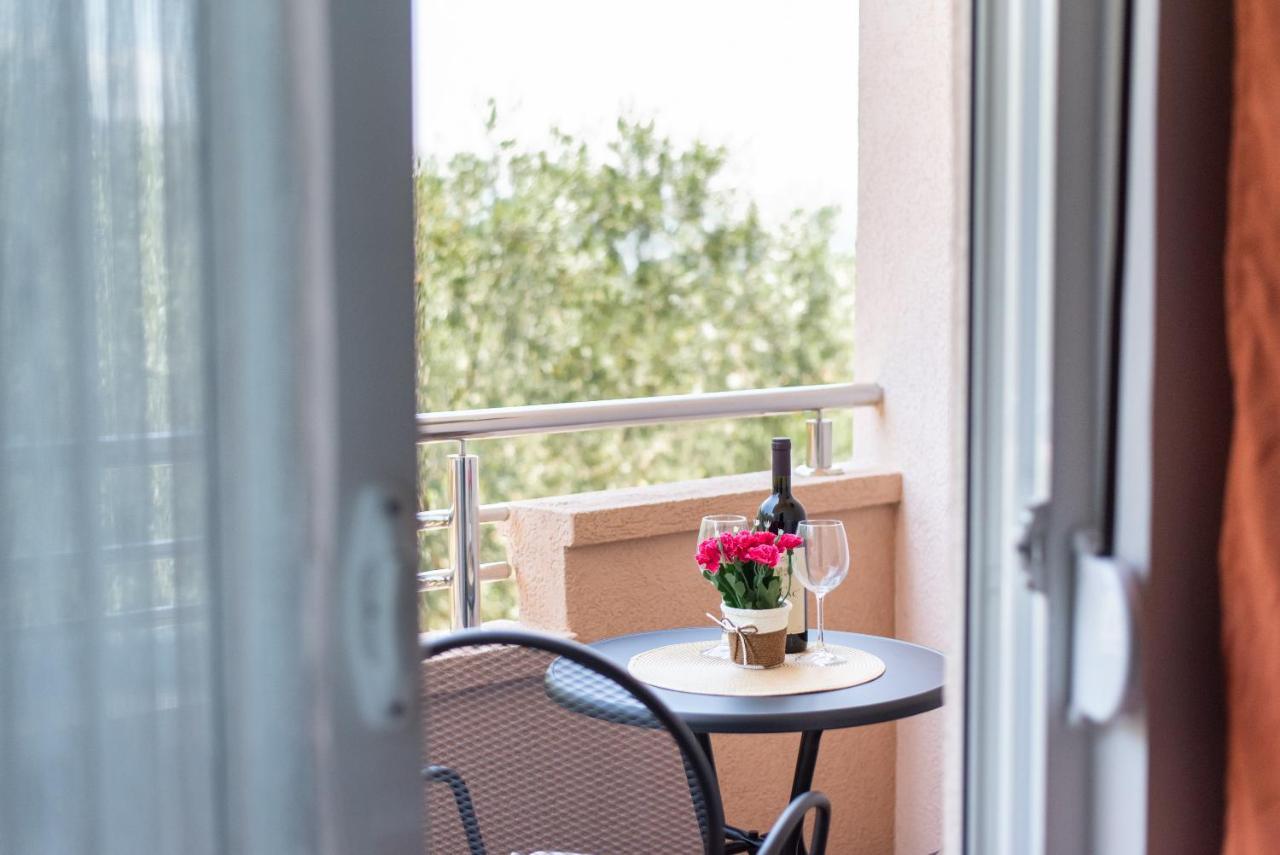 Apartments Villa Egzon อุลซิน ภายนอก รูปภาพ