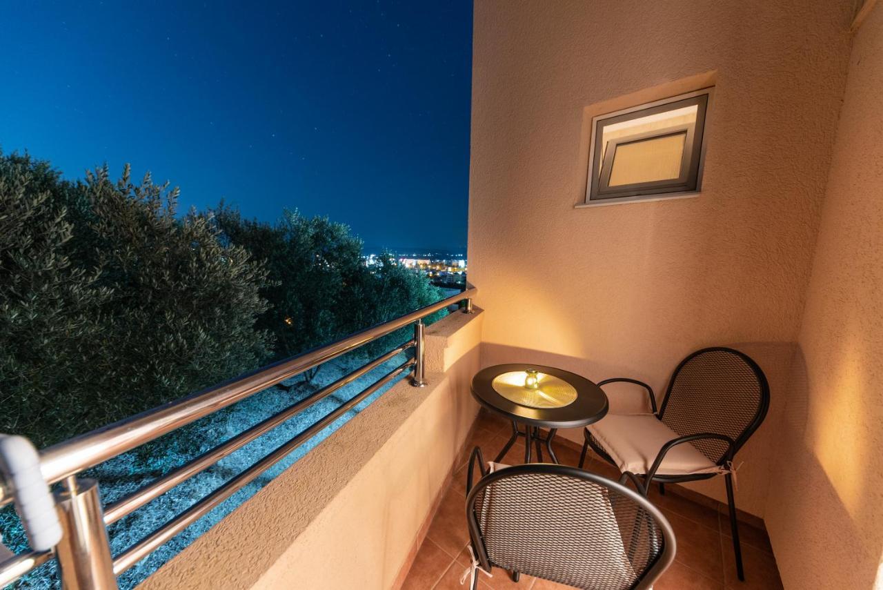 Apartments Villa Egzon อุลซิน ภายนอก รูปภาพ
