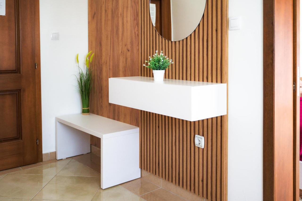 Apartments Villa Egzon อุลซิน ภายนอก รูปภาพ