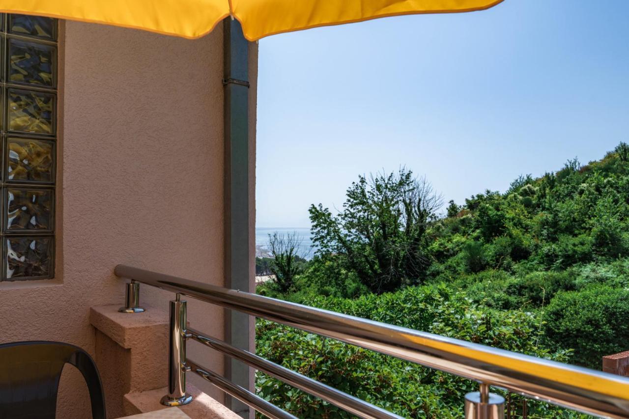 Apartments Villa Egzon อุลซิน ภายนอก รูปภาพ